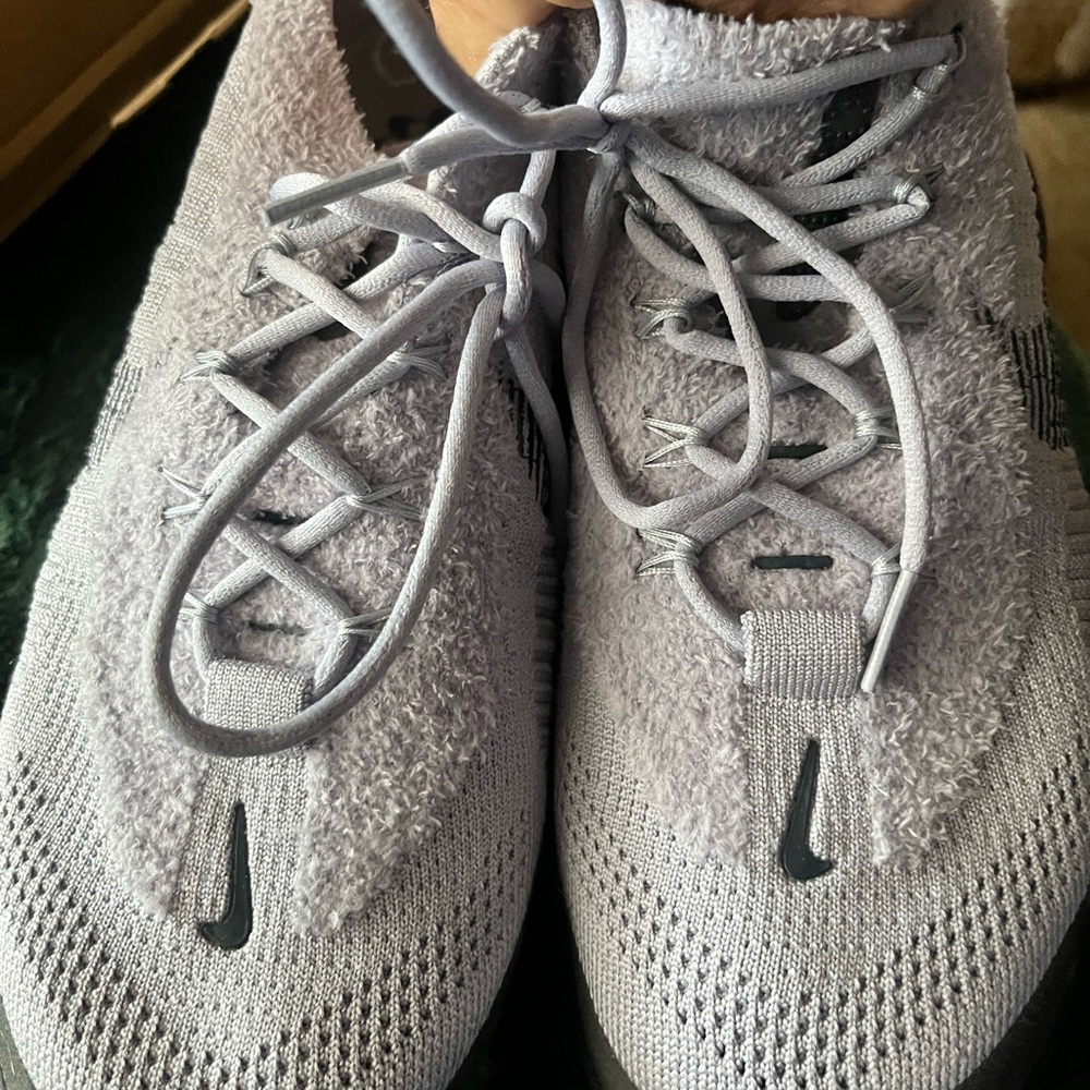 NEW Nike air max scorpion Gray Knit Sneakers size 9.5. Beautiful & comfortably.